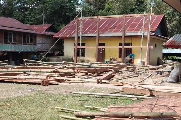 Warga Toraja Tewas Tertimpa...