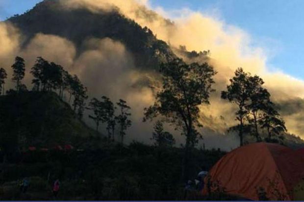 689 Pendaki Masih Terjebak...