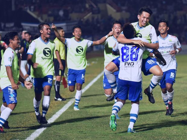 Debut Manis Patrich...