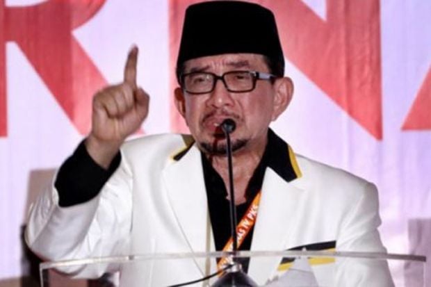 Tak Kunjung Umumkan...