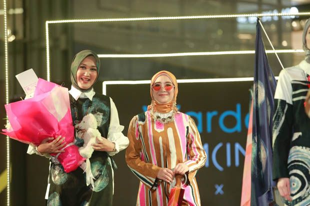 Dian Pelangi Luncurkan...