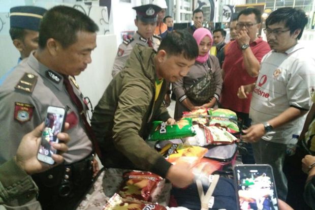 Selundupkan 4 Kg Sabu-Sabu,...