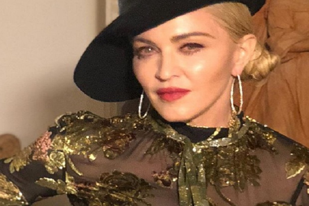 Madonna Libatkan Ariana...