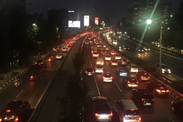 Gerbang Tol Dibuka,...