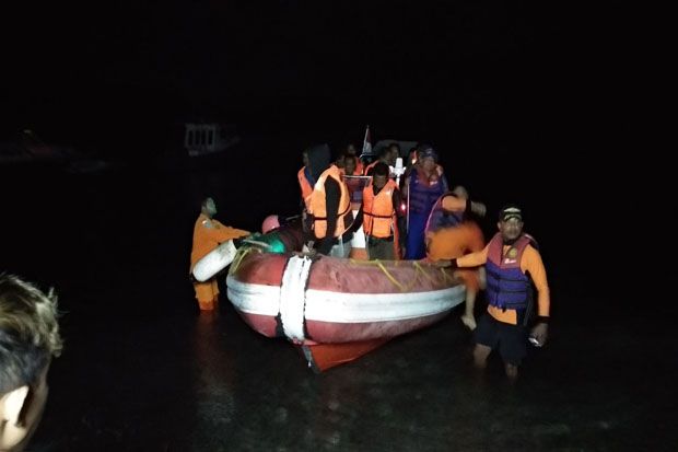 Kandas di Selat Bali,...