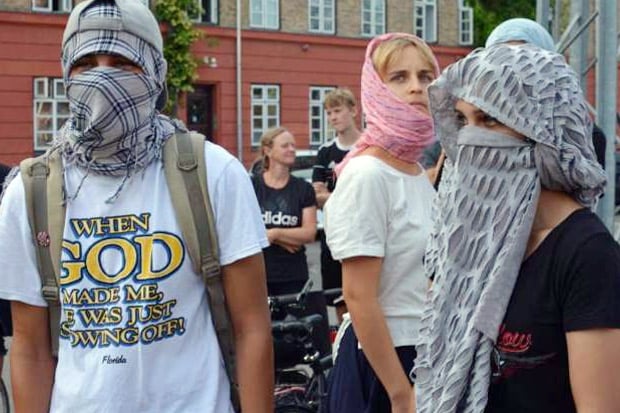 Larangan Burqa Picu...