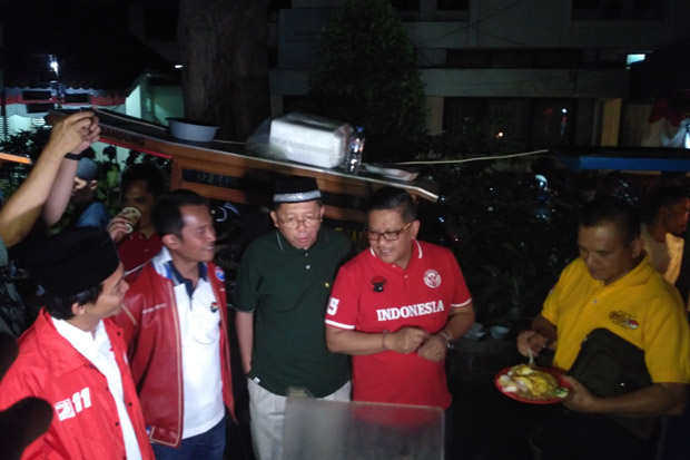 Santap Nasi Goreng Kaki...