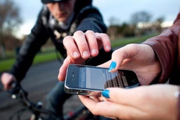 Ketahuan Menjambret,...