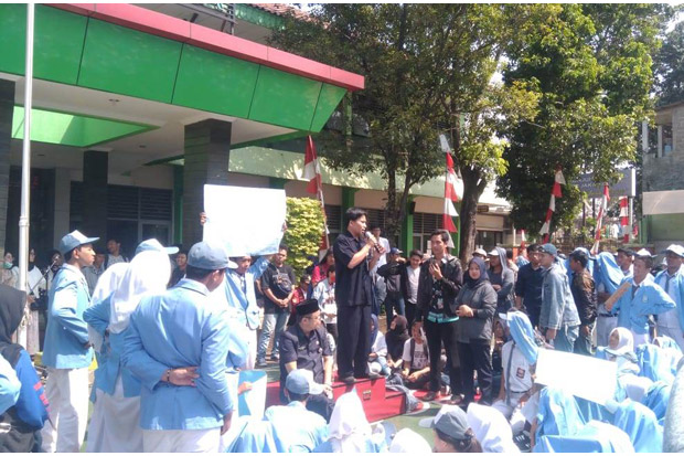 Mogok Belajar, Siswa...