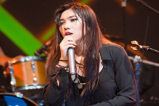 Isyana Sarasvati Tak...