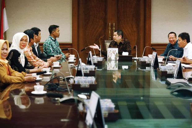 Hary Tanoesoedibjo Dorong...