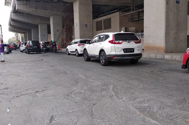 Proyek LRT Bikin Jalan...