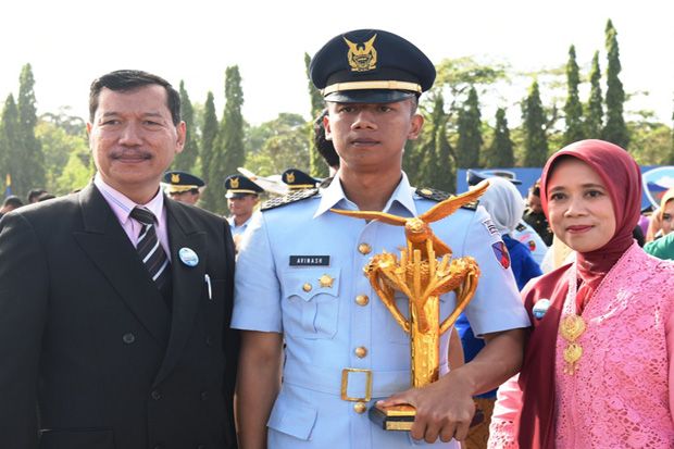 Kisah Anak Guru Menjadi...