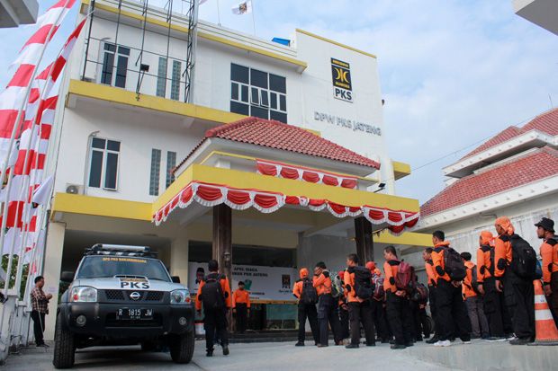 PKS Jateng Berangkatkan...