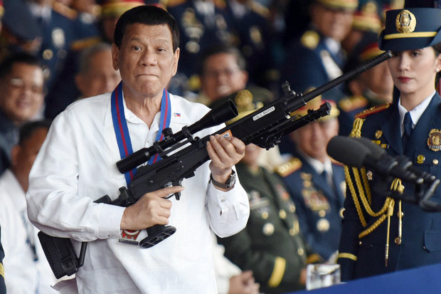 Duterte Ancam Polisi...