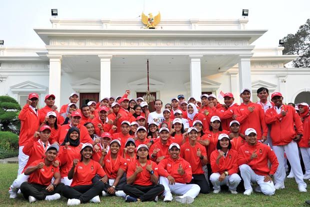 Jokowi Lepas Kontingen...