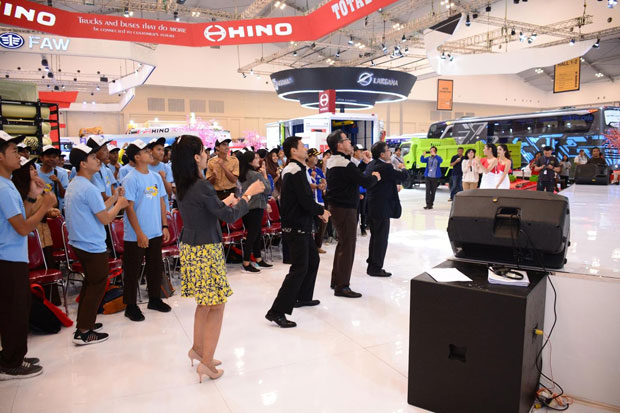 Hino Bicara Soal Lingkungan...