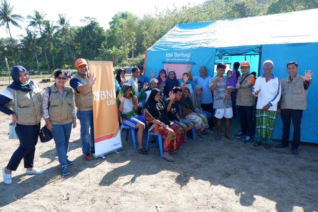 Bantu Korban Gempa Lombok,...
