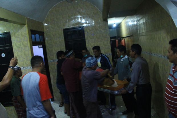 Gantung Diri, Pemuda...