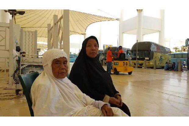 Dua WNI Nonkuota Haji...