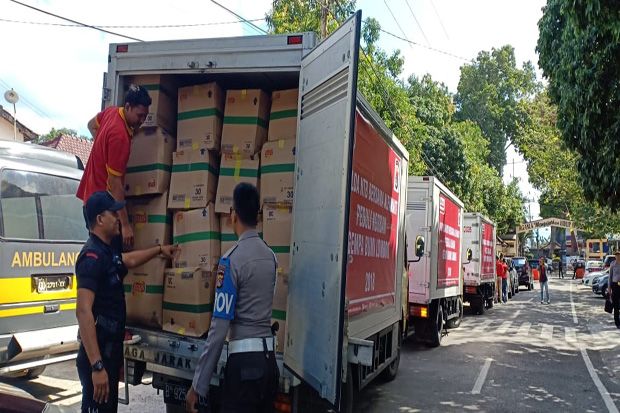 Tiga Truk Bantuan Dikirim...