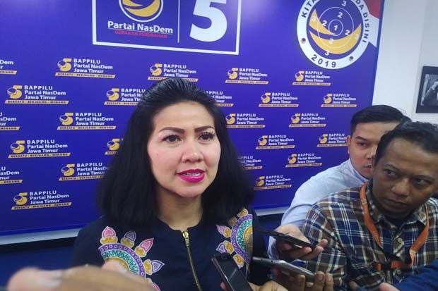 Venna Melinda: Artis...