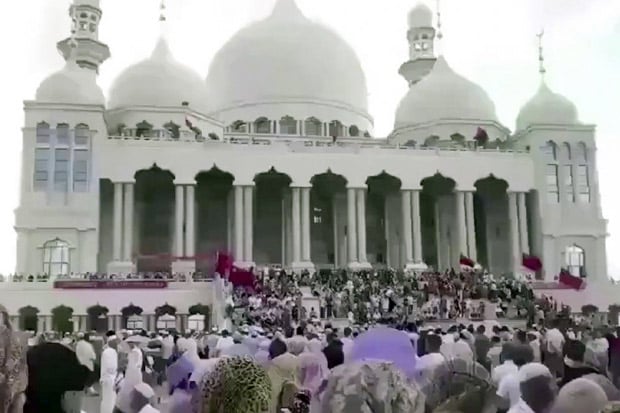 Masjid di China Hendak...