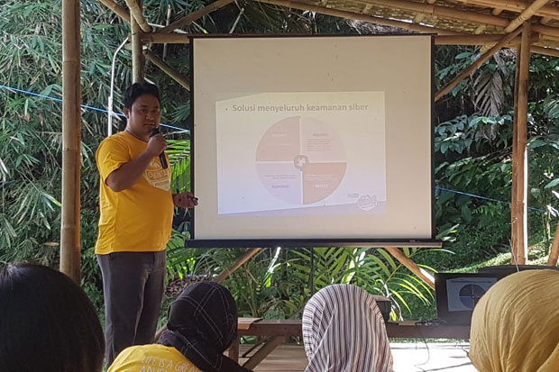 Ancaman Luar Dalam,...