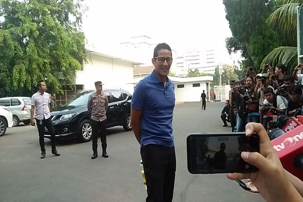 Tiba di RSPAD, Prabowo-Sandi...
