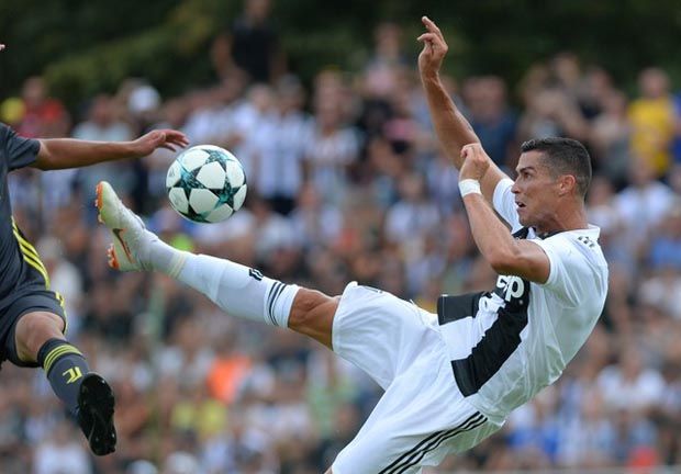 Ada Ronaldo, Szczesny...