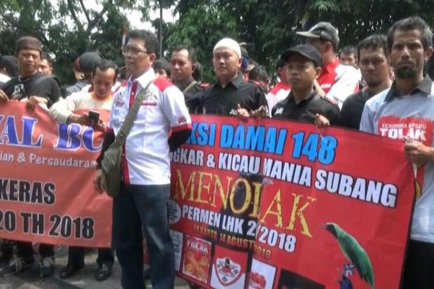 Tolak Permen LHK, Ratusan...