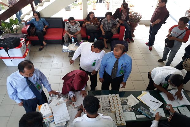 Puluhan Hakim dan Panitera...