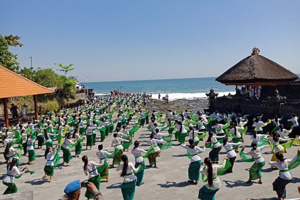 Tari Rejang Sandat Ratu...