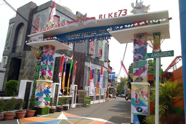 Gapura Cantik RW 08...