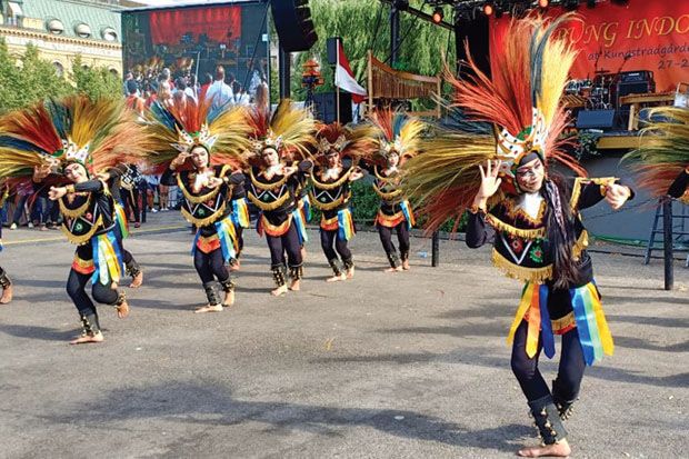 Tarian Tradisional Indonesia...