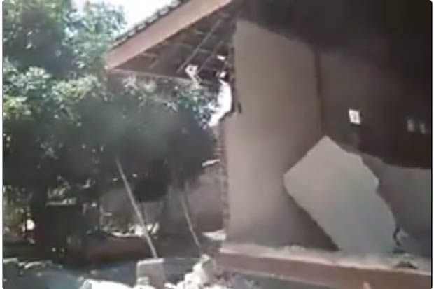 Kembali Diguncang Gempa,...