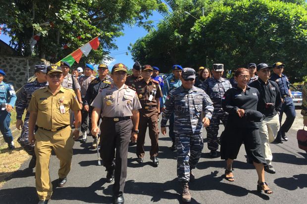 Menteri Susi Tenggelamkan...