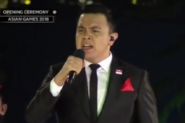 Tulus Menangis Nyanyikan...