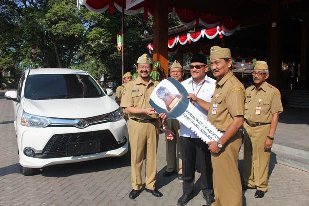 Juara I Paritrana Award,...