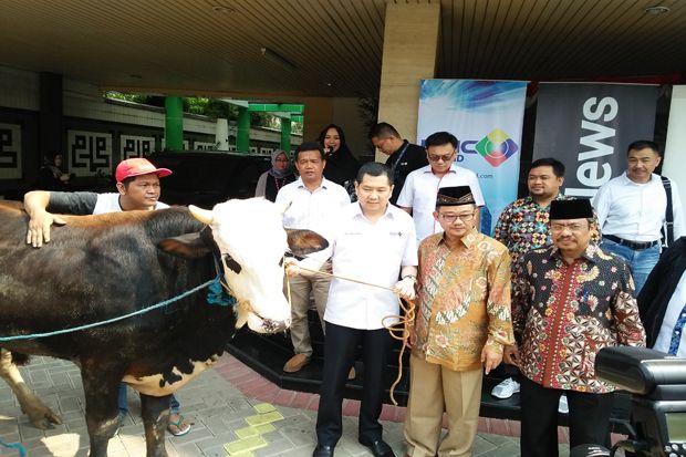 Bermitra, HT Serahkan...