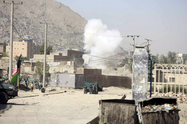 Taliban Hujani Istana...