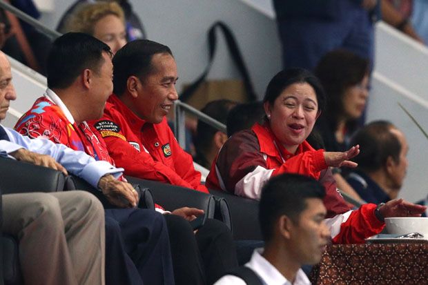 Jokowi Nonton Bareng...