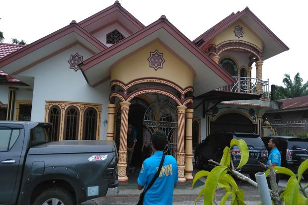 Selundupkan Narkoba,...