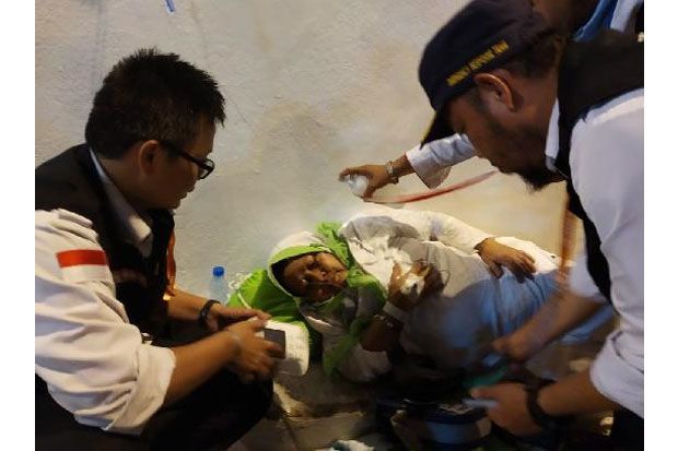 Ratusan Jamaah Dehidrasi...