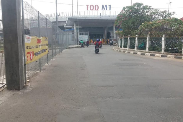 September, Bandara Soetta...
