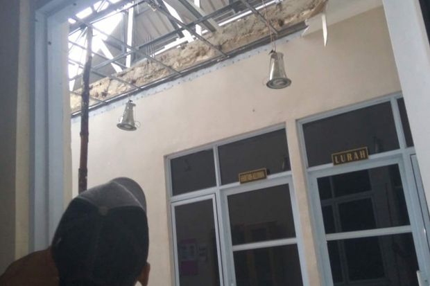 Atap Kantor dan Rumah...