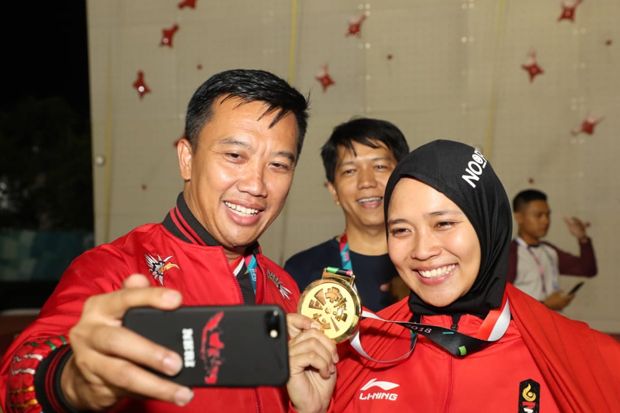 Menpora : Emas Panjat...