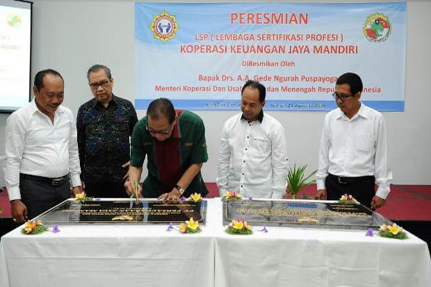 Menteri Puspayoga Resmikan...
