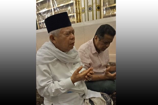 Sempurnakan Haji, KH...