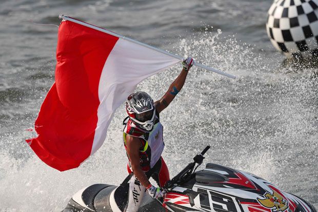 Pertama dari Jet Ski,...